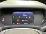 視認性の高いメーターデザイン。運転に必要な情報を一目で確認できます。運転に集中できる、シンプルで分かりやすいデザインです。
