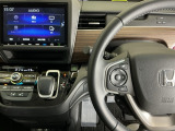 ホンダ純正メモリーナビ搭載なので、遠方へのドライブもお任せ下さい!ステアリング左手側にオーディオ関連のコントロールスイッチを配置しています。操作時は視線を逸らすことなく運転に集中できます