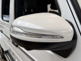 納車前整備は、メルセデスベンツ国際認定メカニックによる最新の検査ライン等の施設が充実した当社工場で入念に行います。メルセデス・ベンツの定める厳しい基準をクリアしたお車のみをご案内させて頂きます。