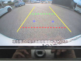 〔バックカメラ〕ギアをバックに入れると画面に自動的に後方映像が映し出され確認可能です。車庫入れなどの際に安全確認が出来て安心ですね。