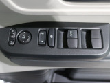運転席のスイッチ類です。
