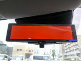 お荷物で後方が見えずらい際には液晶のルームミラーにて後方確認可能です♪勿論通常時は通常の鏡使用も可能です♪