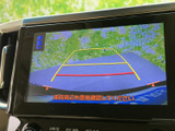 後方の状況を安全に確認できるバックモニター付き。狭い場所での駐車や、後退時の安全性を高めます。運転に自信がない方にもおすすめです。