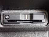 ■【ETC車載器】が装備されています。セットアップをしてお渡しとなり、ETCカードを差し込むだけで高速道路の利用が可能です。
