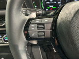 ステアリングにオーディオ操作スイッチが付いています。オーディオ画面に直接タッチしなくても操作が出来ますので、運転に集中できます。