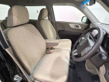 前席の画像です。是非運転席に座っていただき視界等をご確認ください。