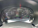 メーター内のディスプレイには運転をサポートするさまざまな情報を表示。