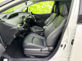 ドライバーの視界を妨げない、広々とした室内。操作しやすい配置で、運転に集中できます。快適なドライブをサポートする空間です。