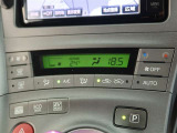 温度設定ができるオートエアコン付