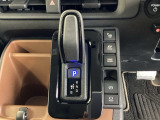 発進時から滑らかに加速する無段階変速のCVTはストップ&ゴーの多い街の中も快適です
