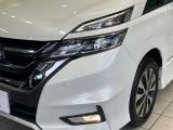 【LEDヘッドライト】悪天候や夜間走行時も良好な視界を確保し安心して運転できる高輝度LEDヘッドライトを装備!点灯速度が早く、消費電力も抑えられています。