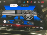 独立型エアコンです。運転席、助手席でそれぞれ快適な温度設定が行えます。