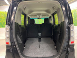 普段のお買い物や通勤、送迎等に十分な荷室スペースを確保しております。セカンドシートを倒すと、大きな荷物の積載も可能です♪