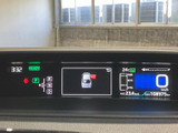 視認性の高いメーターで、運転状況を的確に把握。必要な情報を一目で確認でき、安全運転をサポートします。運転に集中できますね。