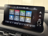 ナビのオーディオソース画面です!ラジオやBluetoothなど、さまざまな音楽ソースを選択して楽しめます。お好みの音楽を聴きながら、毎日の通勤からロングドライブまで快適にお過ごしいただけます。