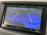 後方確認をサポートするモニター。駐車時や狭い道での運転も安心です。安全運転をサポートする、頼れる機能です。