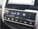 オートエアコンのお車ですので室内の温度をスムーズに調整してくれます♪