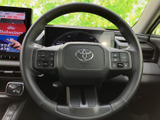 握りやすい形状で、快適な運転操作をサポートします。操作性にも優れ、スムーズなハンドリングを実現します。