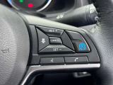 プロパイロット(運転支援システム)の起動、速度設定、車間距離設定などを行うスイッチ群。ブルーの「PROPILOT」ロゴが特徴