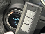 【オペレーションキー】カバンやポケットに入れたままでもドアの施錠・解錠が可能なスマートキーを装備。エンジンのオン・オフ時もカギを取り出す必要が無いからとっても便利です♪