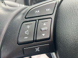 オーディオの音量やチャンネル操作ができるスイッチが、ハンドルに付いています。運転中でも、操作が行えて非常に安全・便利です!