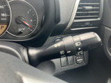 操作しやすい位置に配置されたウインカーレバー。スムーズな車線変更をサポートします。