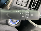 操作しやすい位置に配置されたウインカーレバー。スムーズな操作で、安全な車線変更をサポートします。