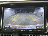 【バックモニター】後ろのカメラの映像をモニターに映し出すことができます!後方の見えない死角や、障害物との距離感をしっかり確認することができます!駐車が苦手な方におすすめです。