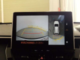 パノラミックビューモニター付きです。車両を上から見たような映像をディスプレイオーディオ画面に表示。運転席からの目視だけでは見にくい、車両周辺の状況をリアルタイムでしっかり確認できます。