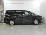 この度は、当社の展示車をご覧いただきまして、誠に有難うございます。自信をもってお勧めできる車となりますので、ごゆっくりご覧頂きたいと思います。