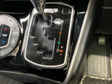 様々な情報を表示するモニターで、運転をサポート。車両情報や設定変更も簡単に行えます。快適なドライブをサポートします。