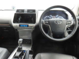 ぜひ展示車の運転席に座ってみてください。