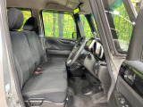 運転席まわりには十分なスペースがあり、大柄な方でもゆったり運転していただける環境です。
