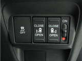 ◆両側電動スライドドア◆狭い駐車場でも乗り降りが楽々♪お子様が隣の車にドアを当ててしまう心配もございません!小さなお子様連れの方もこれで安心。