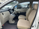 運転しやすいように配置された操作系が、快適なドライブをサポートします。視認性の高いメーター類も見やすく、運転に集中できます。