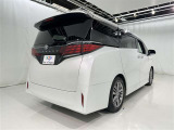 沢山乗れるのがこの車の魅力!2台で移動しないと・・・なんて時もこの車なら1台で!大活躍です♪