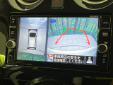 【アラウンドビューモニター】専用のカメラにより、上から見下ろしたような視点で360度クルマの周囲を確認することができます☆死角部分も確認しやすく、狭い場所での切り返しや駐車もスムーズに行えます。