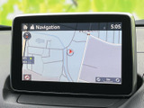 見やすい地図表示で、スムーズなナビゲーションを実現。運転に集中できる環境を提供します。目的地までの最適なルートを案内します。安心して運転できます。