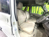 運転席シート廻りは使用感も少なく、良好な状態となっています。丁寧に使われていたことがよくわかりますね。