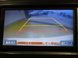 バックガイドモニターで、後方を確認しながら安心して駐車することができます。運転初心者も熟練者も必須の機能ですよ!