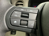 ステアリングにオーディオ操作スイッチが付いています。オーディオ画面に直接タッチしなくても操作が出来ますので、運転に集中できます。