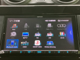 多彩なソースに対応し、快適なドライブを演出。CDやUSB、Bluetoothなど、お好みの音楽を手軽に楽しめます。情報も一目で確認できる機能性も魅力です。