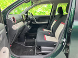 運転席からの視界は良好で、周囲の状況を把握しやすいです。快適な運転環境をサポートします。