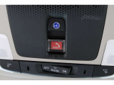緊急通報ボタンが装備されています。ホンダコネクト対応。ご利用には、Honda Total Care プレミアムのご加入が必要です。