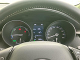 視認性の高いメーターで、運転状況を的確に把握。必要な情報を一目で確認でき、安全運転をサポートします。運転に集中できる環境です。
