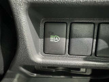 オートマチックハイビームとは、先行車や対向車のライトを認識し、ハイビームとロービームを自動で切り替える機能です。夜道の視界を確保します。詳細は販売店スタッフまでおたずねください。