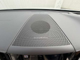 harman/kardon】世界のオーディオファン垂涎のプレミアムサウンドシステムを搭載。原音に近い音場空間を忠実に再現。乗る人すべてに最良の音響体験を提供します