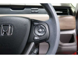 Hondaセンシングの機能のひとつ、アダプティブクルーズコントロール付!アクセルから足を離しても設定したスピードと前車との車間を保ち走行してくれます!車線維持もアシスト☆高速道路で疲労軽減ですね☆