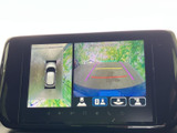 狭い場所での駐車も安心。後方の状況をわかりやすく確認できます。安全な運転をサポートする、頼れる機能です。駐車時の細かな操作も楽になります。