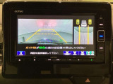 バックでの車庫入れも安心です! リアカメラが付いているバックモニター付のナビを装備しております。操作線もついており距離感も画面から確認できます。